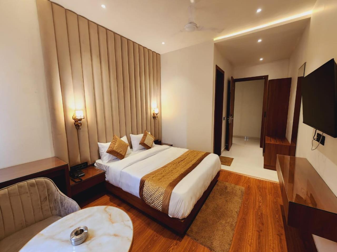 Shehnai Hotel And Banquet Hisār Εξωτερικό φωτογραφία